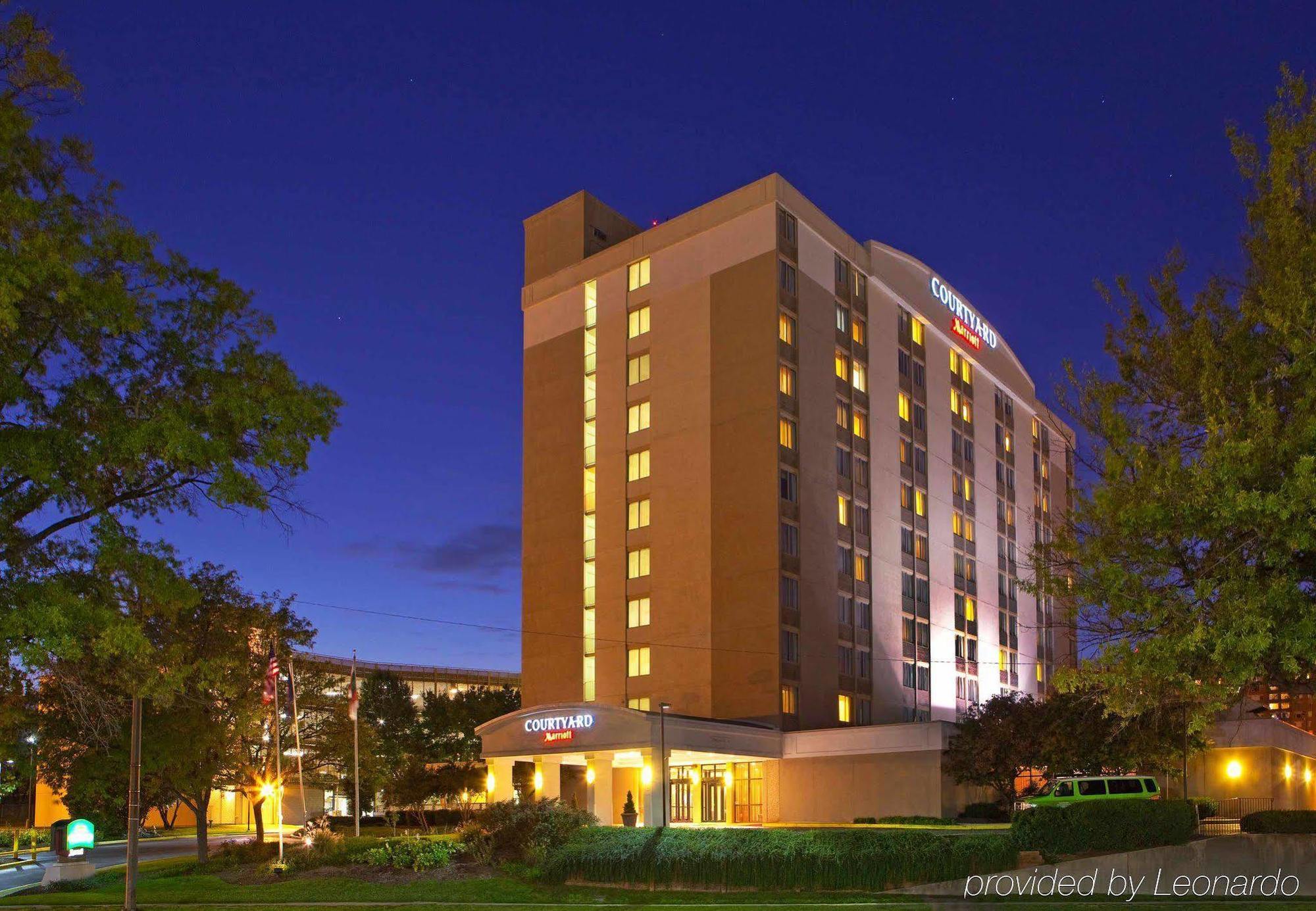 Courtyard By Marriott Alexandria Pentagon South Hotell Exteriör bild